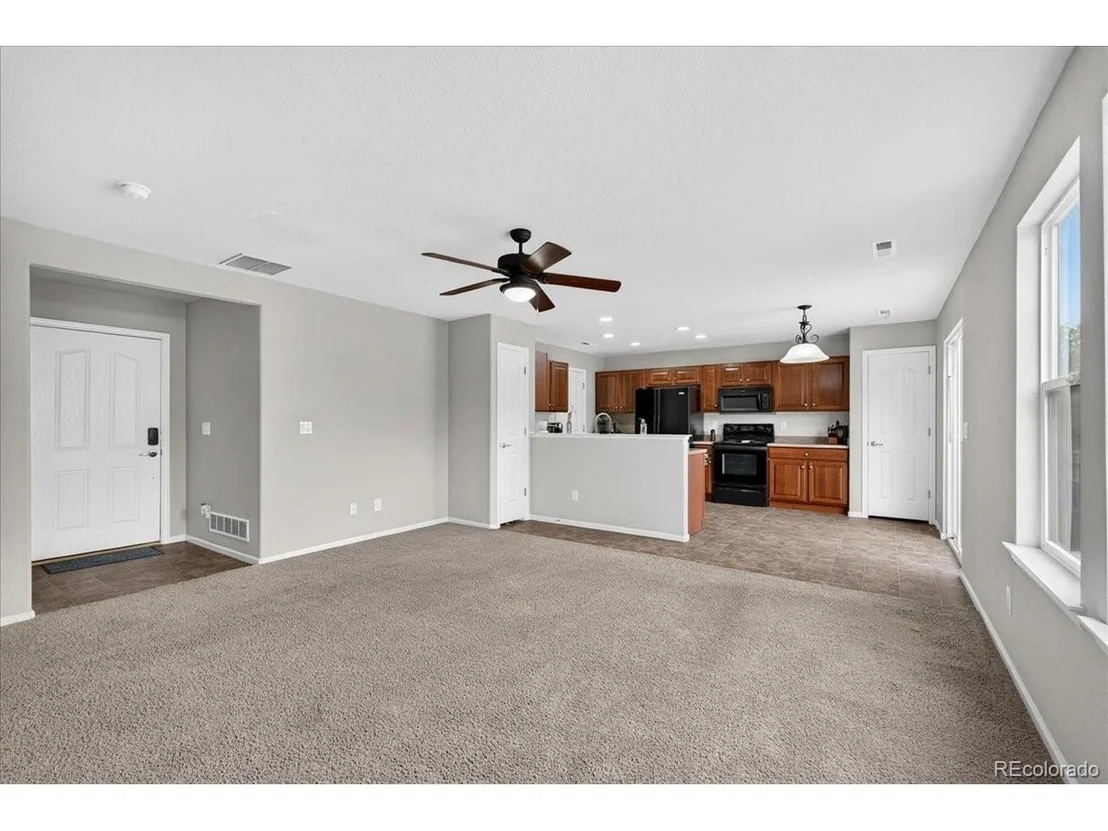 Photo of 800 Willow Dr