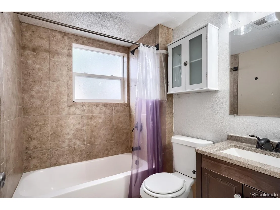 Photo of 5542 Sable St