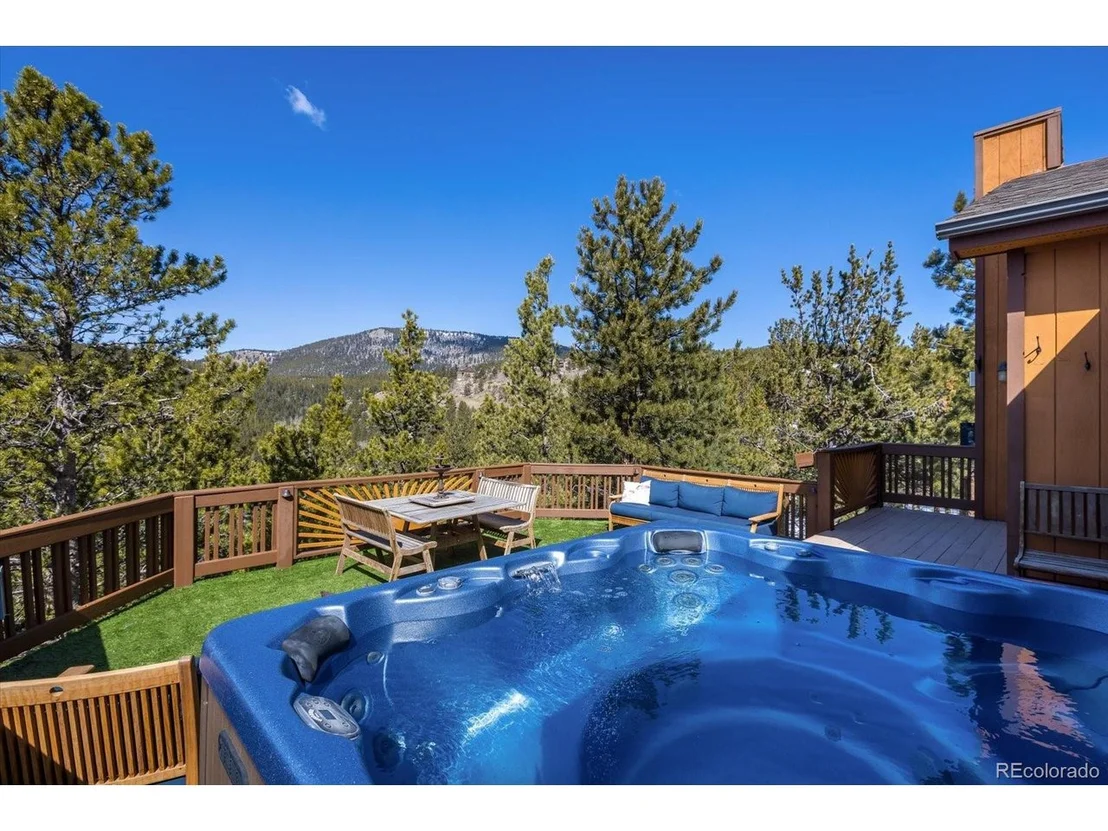 Photo of 261 Evergreen Rd