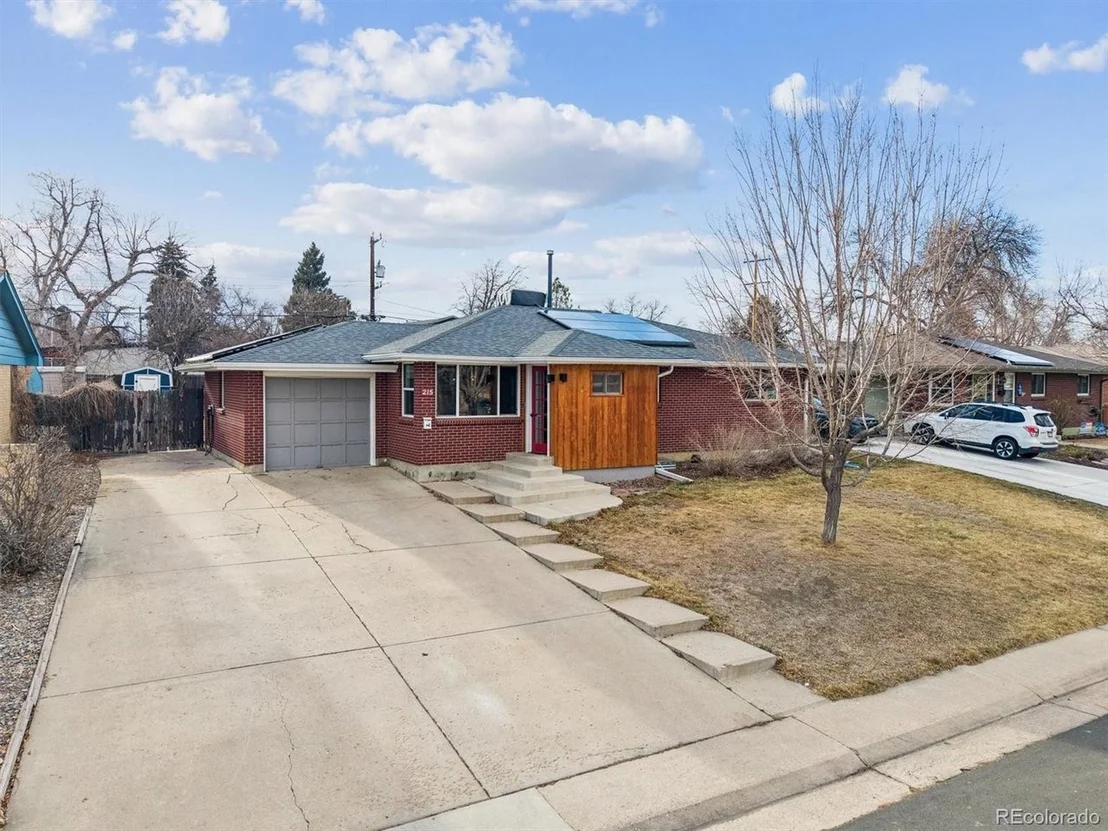 Photo of 215 Beryl Way