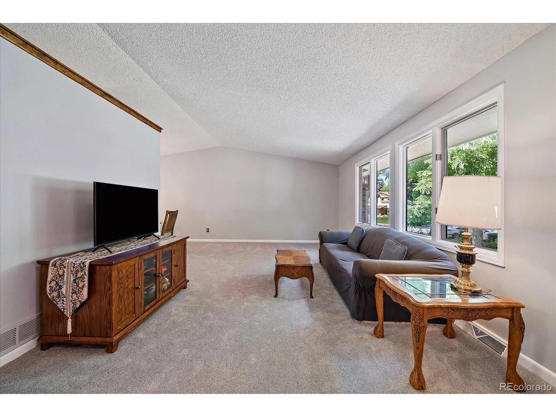 Photo of 7370 Jay St