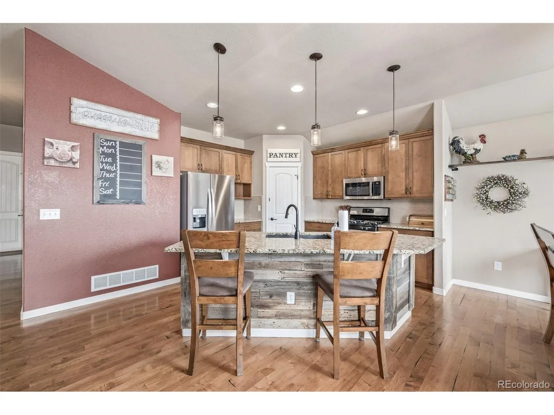 Photo of 215 Dee Rd