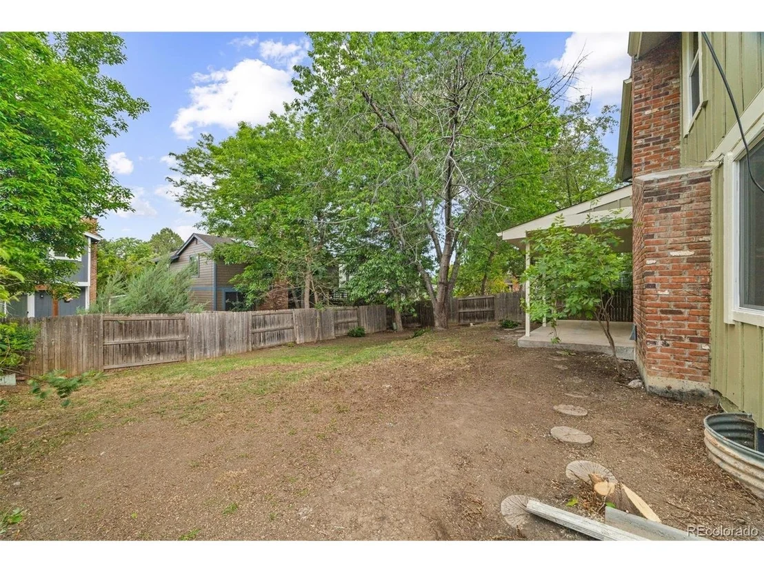 Photo of 8162 Field Cir