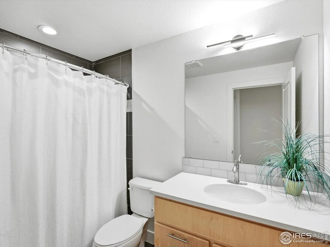 Photo of 835 Yellow Pine Ave