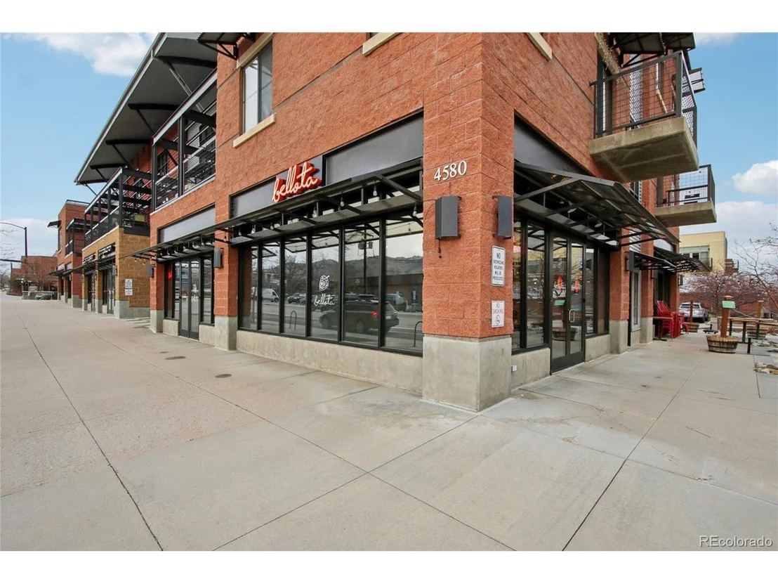 Photo of Unit 208 at 4520 Broadway St