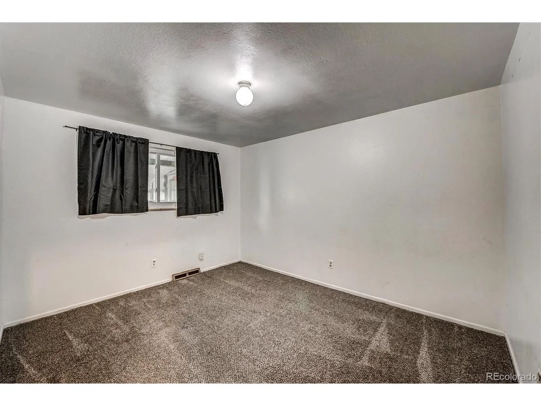 Photo of 231 Aspen Dr