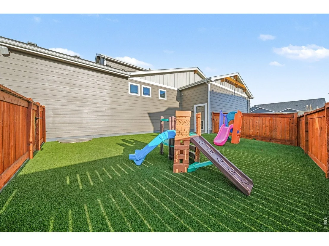 Photo of 250 Sutherland Dr