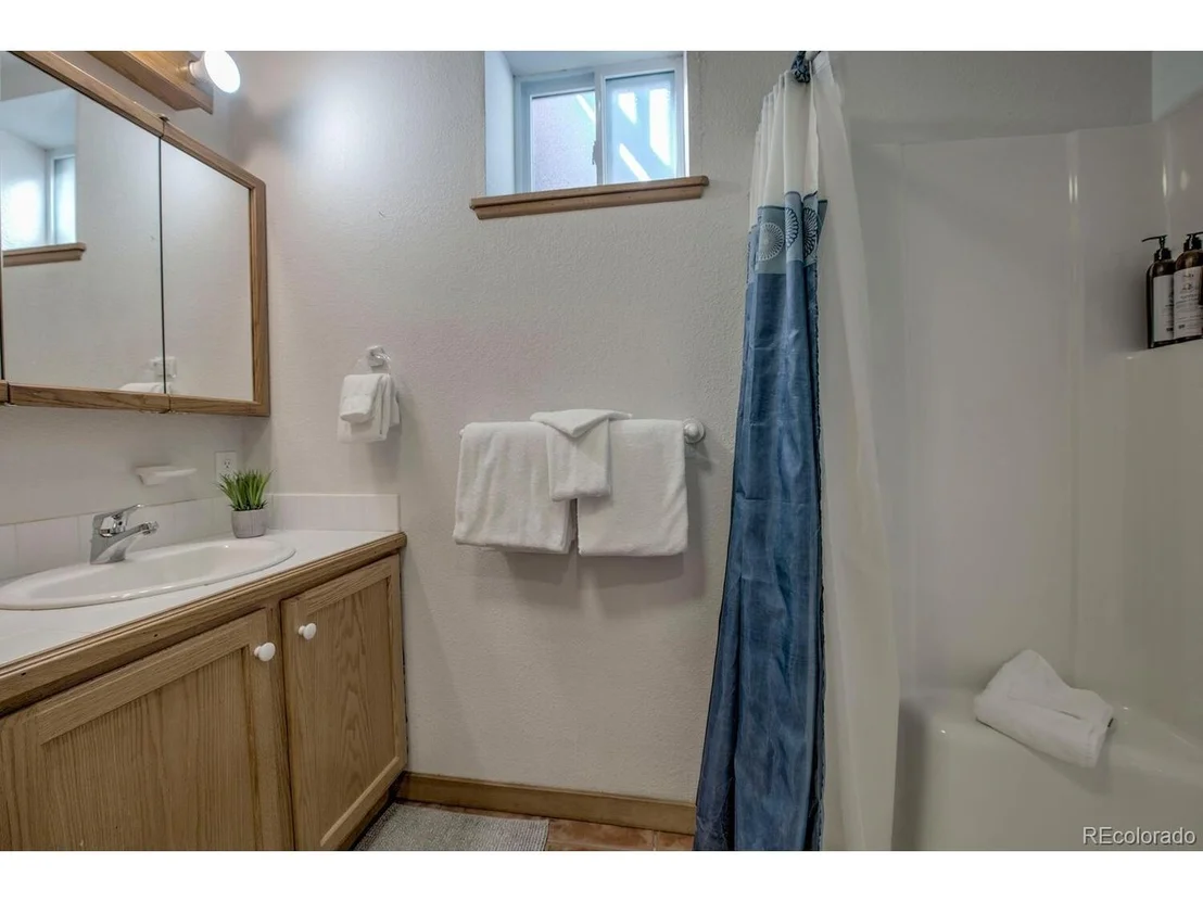 Photo of 154 Lakeside Dr