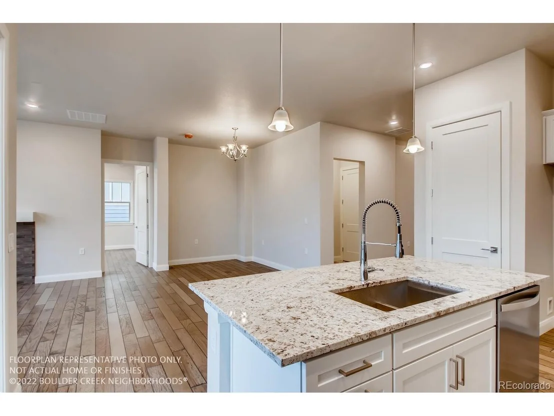 Photo of 886 Quarry Cir