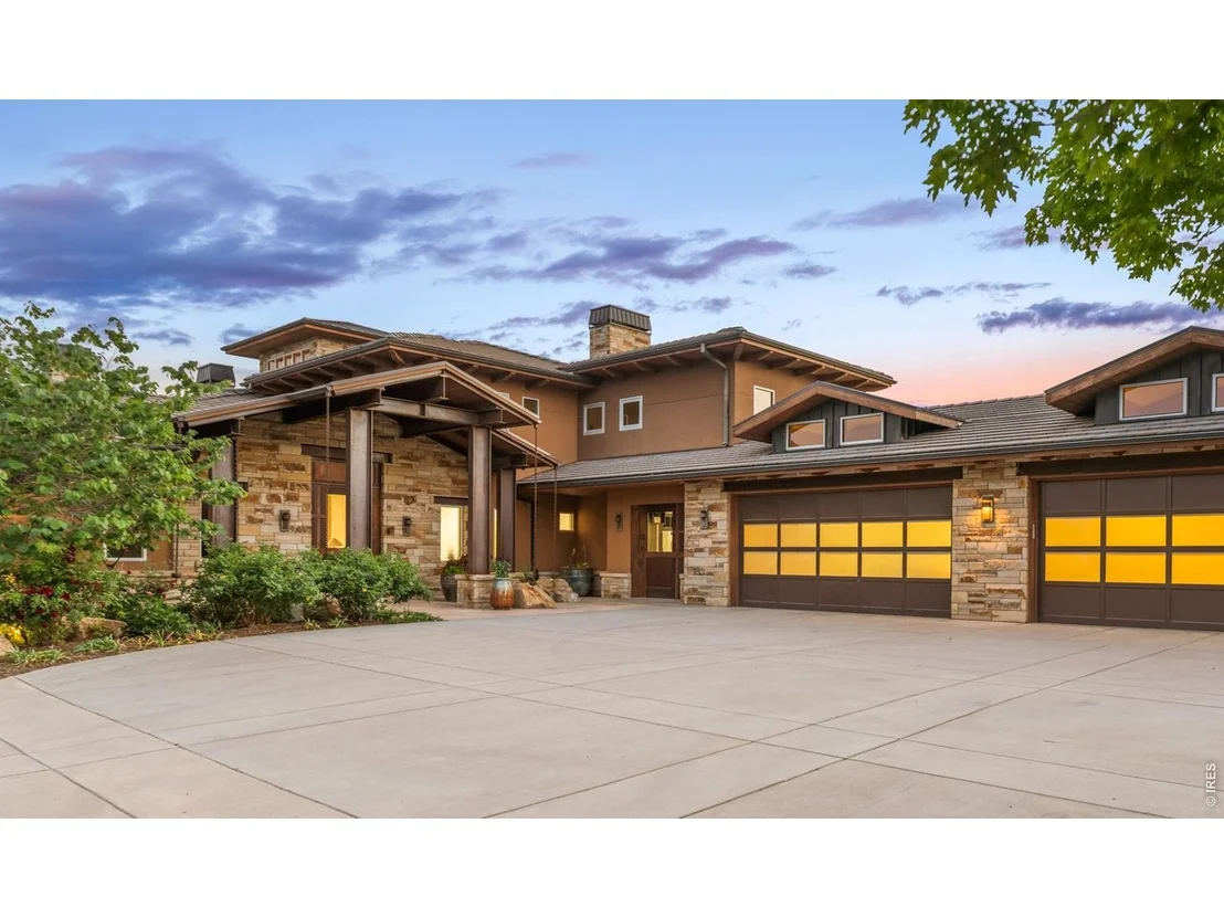 Photo of 6880 Saint Vrain Rd
