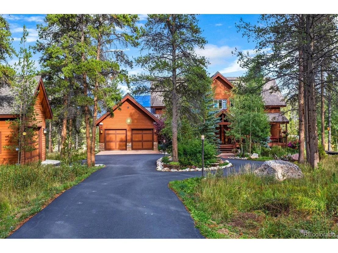 Photo of 657 Stagecoach Dr