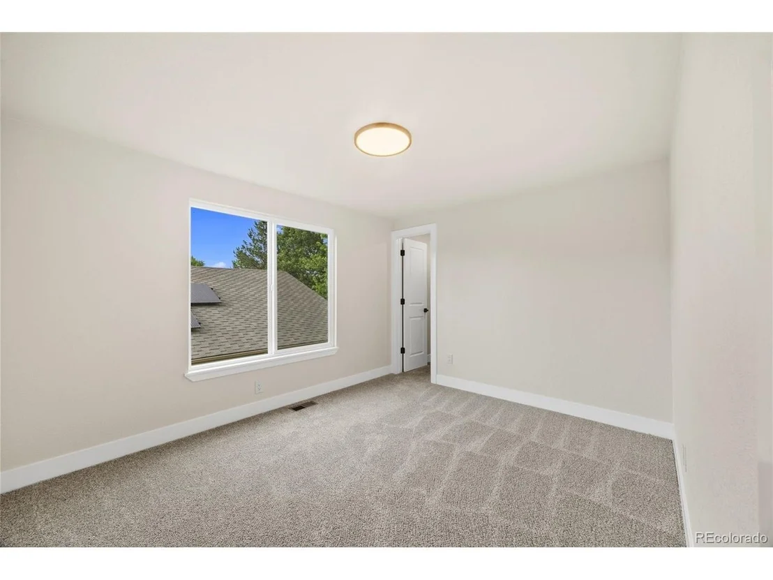 Photo of 8162 Field Cir