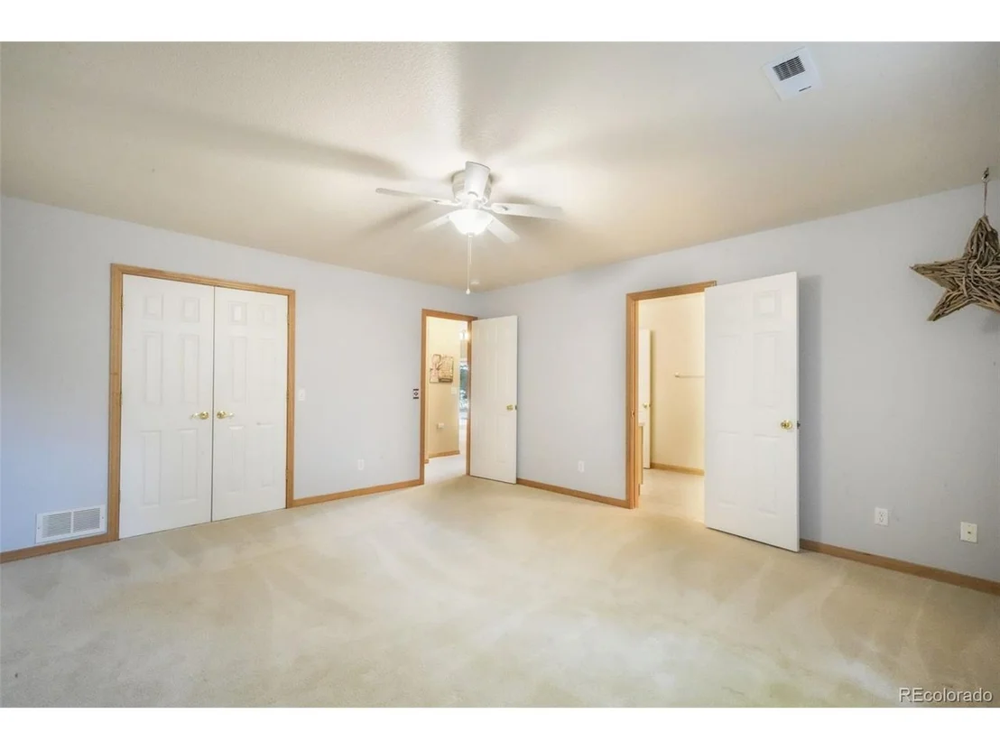 Photo of 1590 Longview Cir