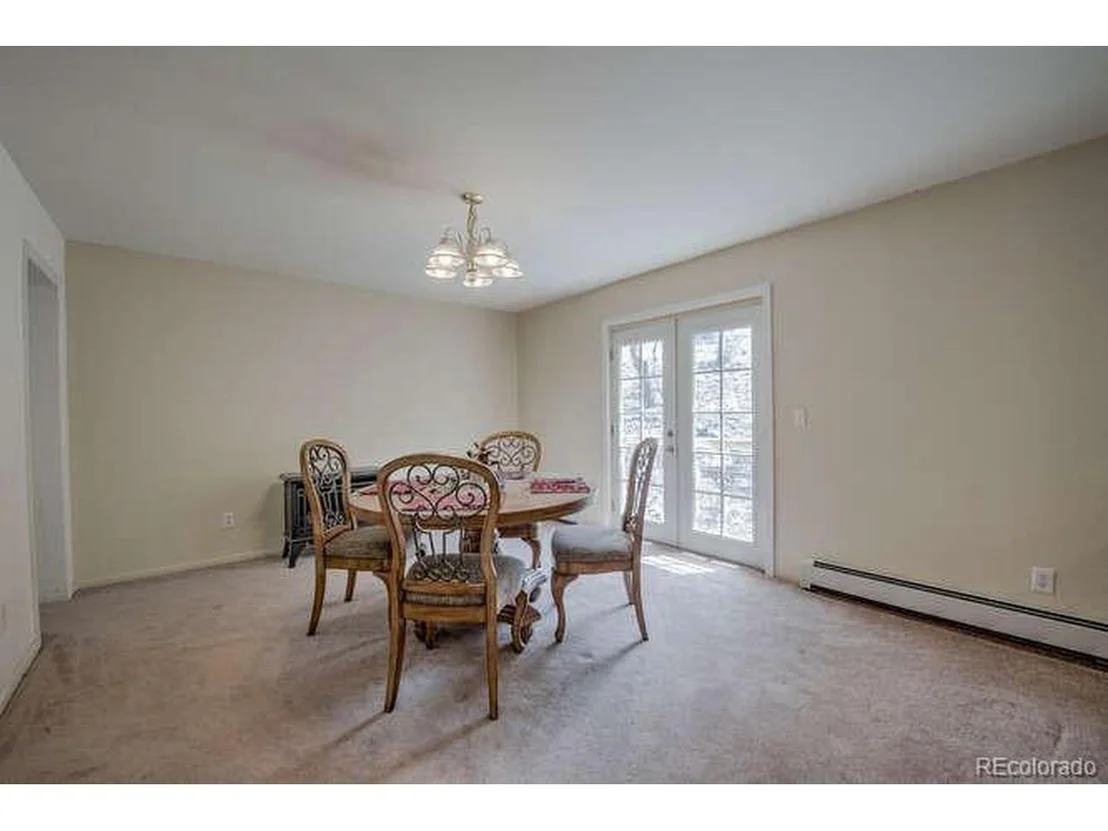 Photo of 370 Falcon Dr