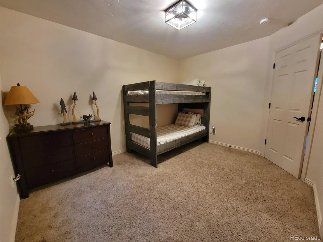 Photo of 370 Hillside Dr