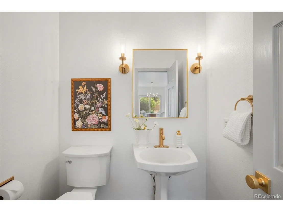 Photo of 869 Shadowstone Dr