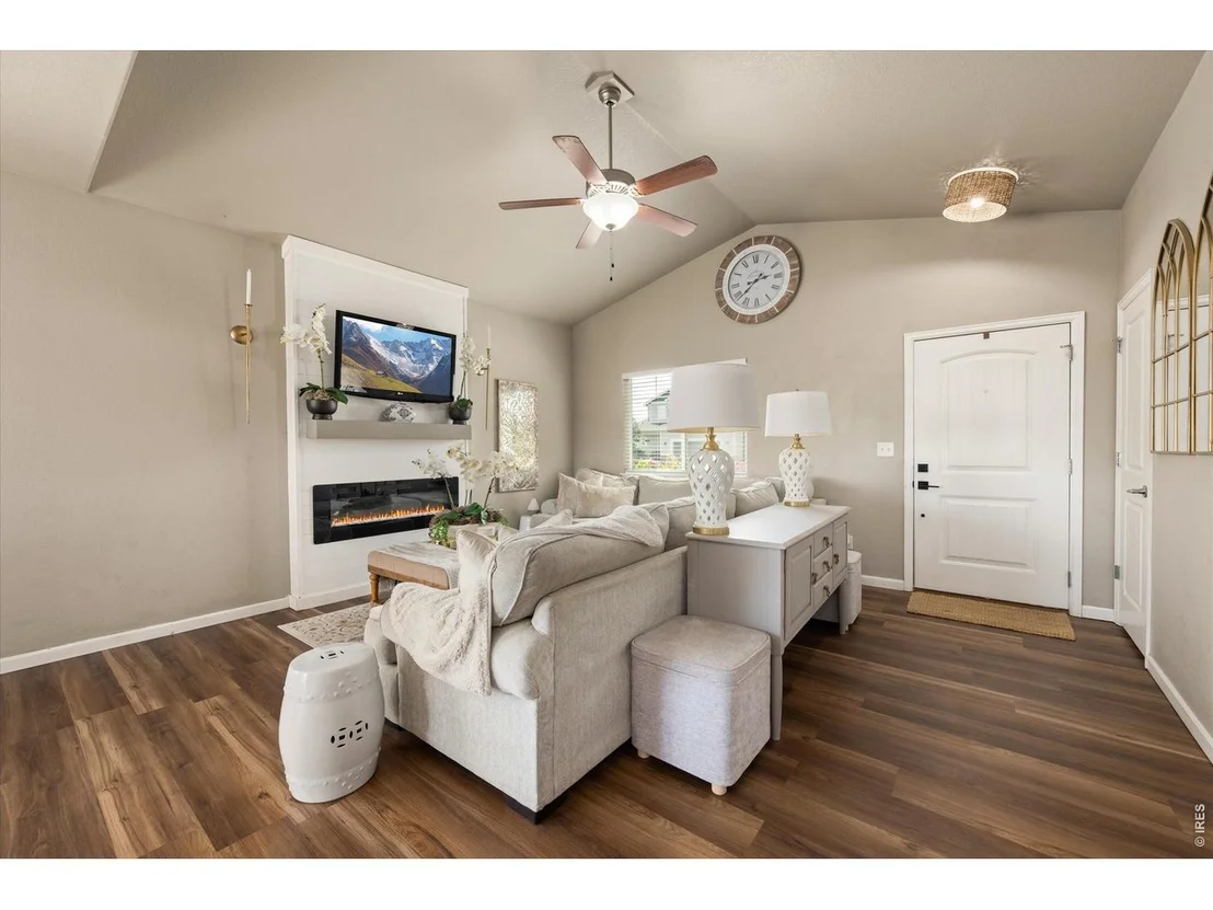 Photo of 1933 Sunset Cir