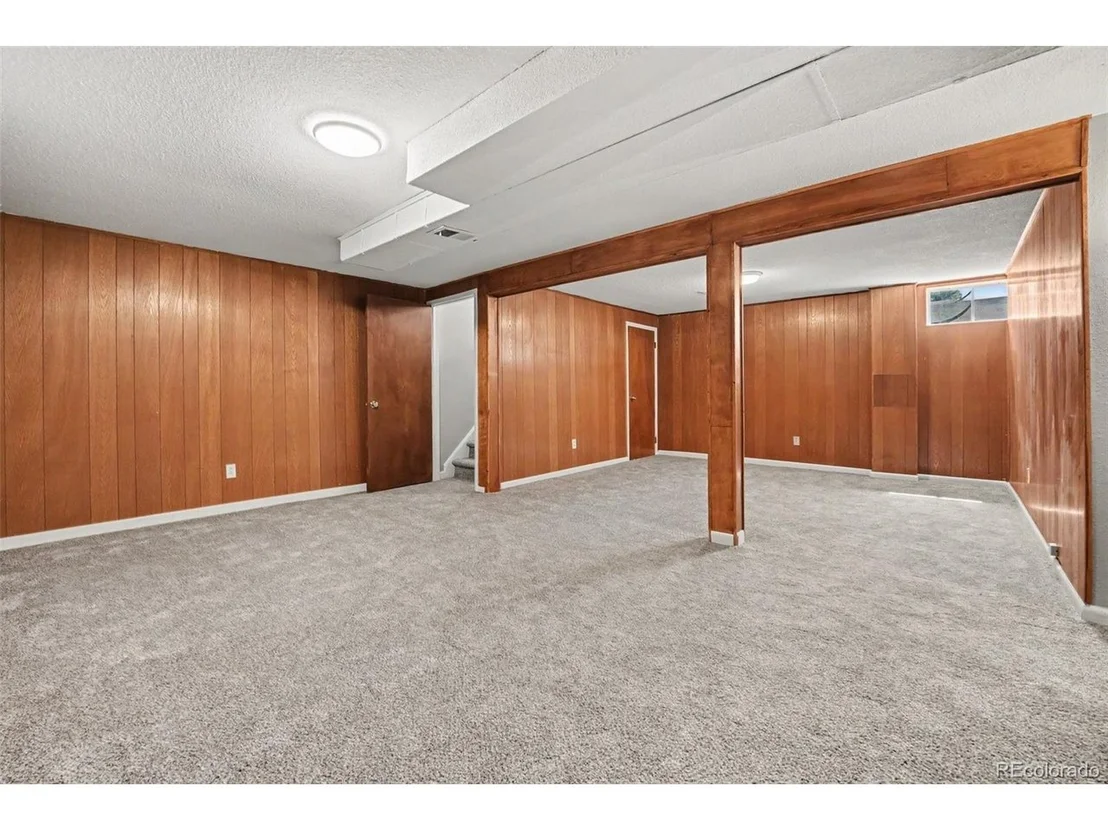 Photo of 400 Leo Ln