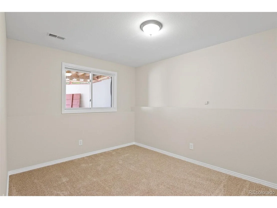 Photo of 8462 Robb Cir