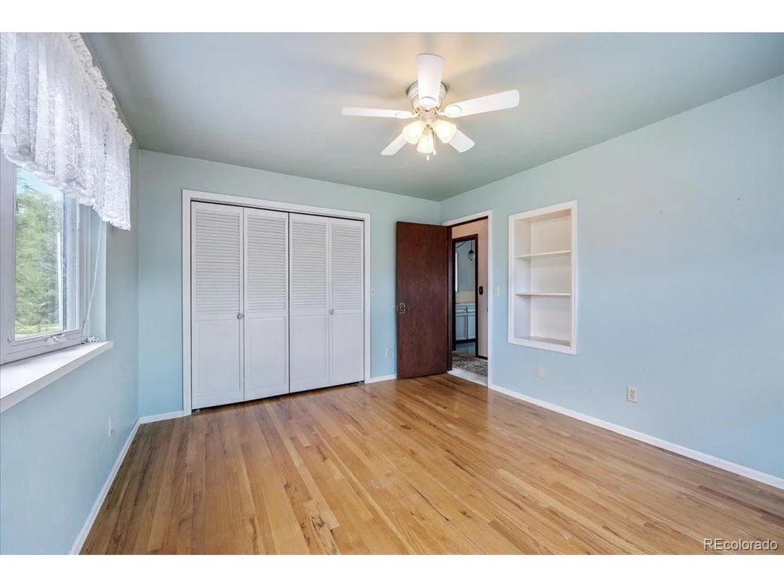 Photo of 3933 Viewpoint Way