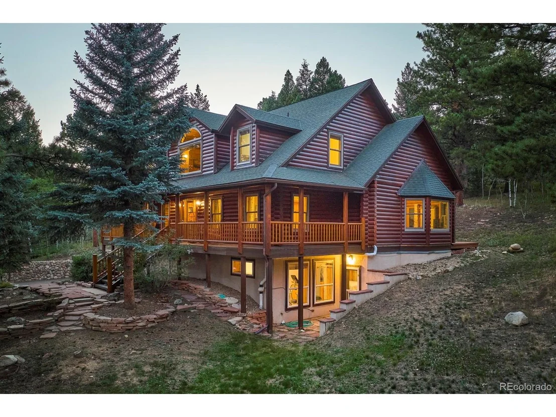 Photo of 323 Spruce Way