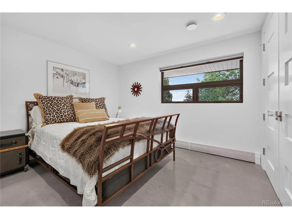 Photo of 863 Circle Dr