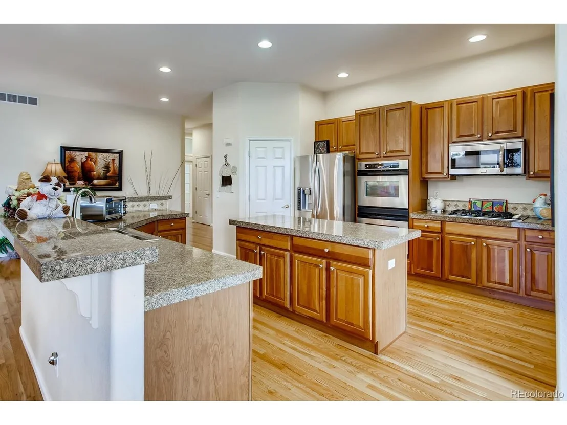 Photo of 5974 Stagecoach Ave