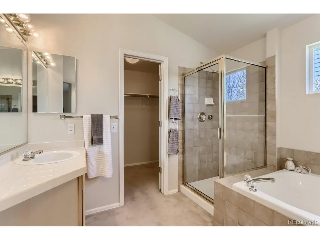 Photo of 738 Sandpoint Dr