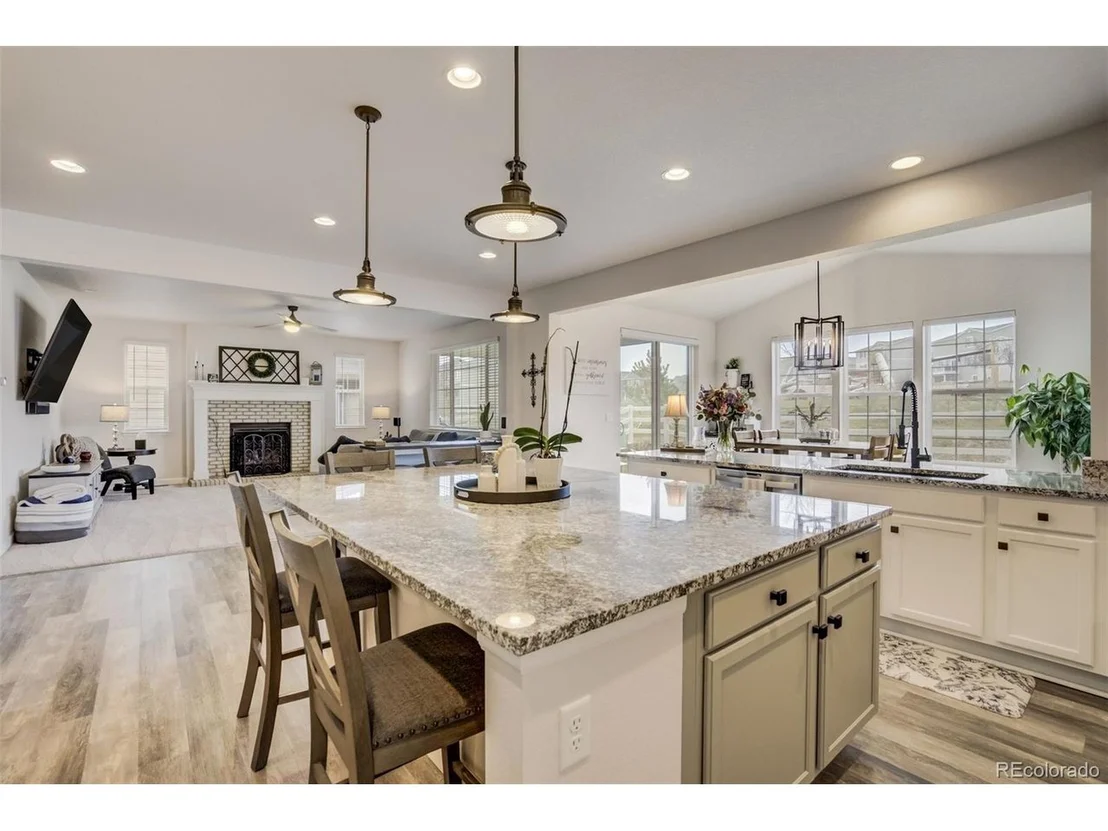 Photo of 5059 Ditmars Ln
