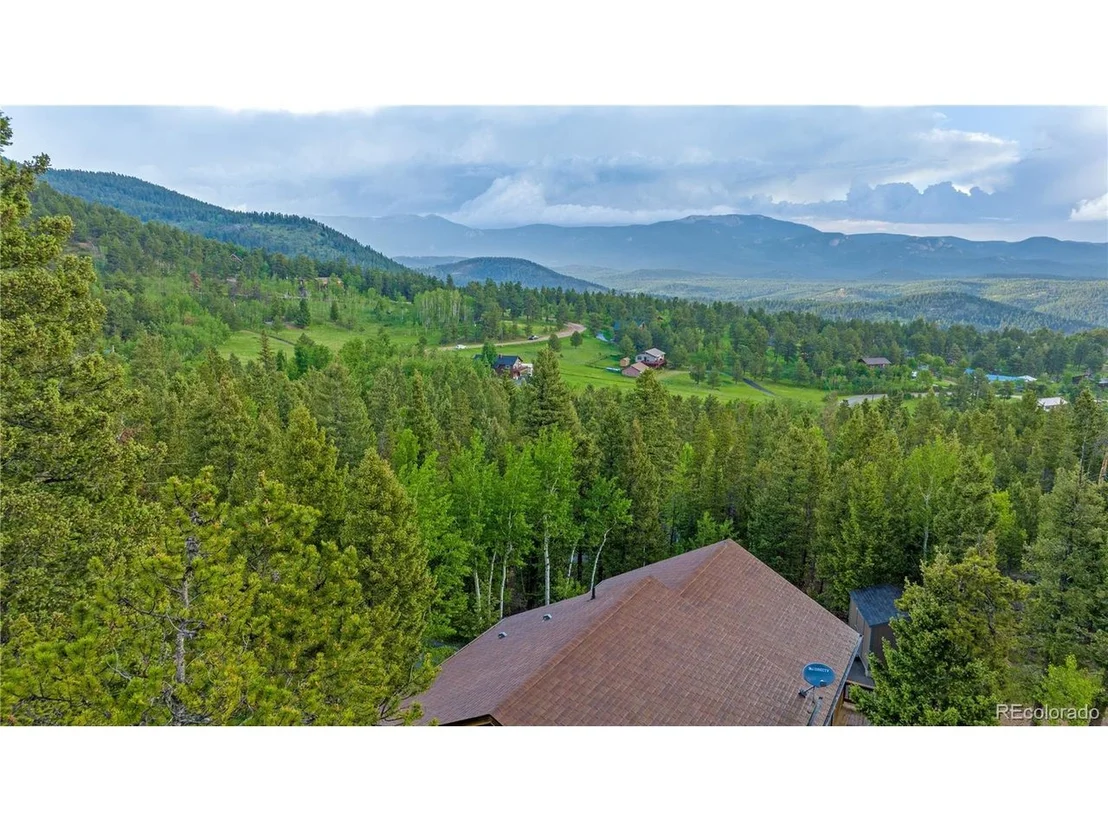 Photo of 1052 S Pine Dr