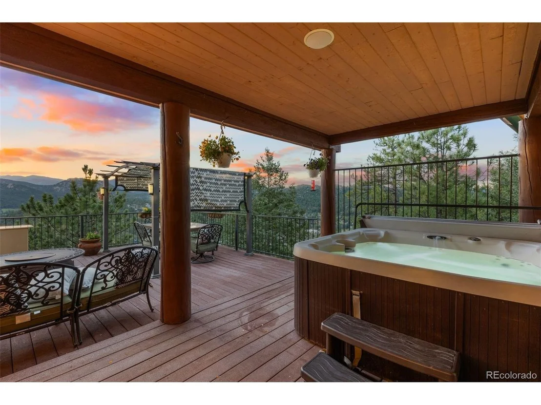 Photo of 27400 Overlook Dr
