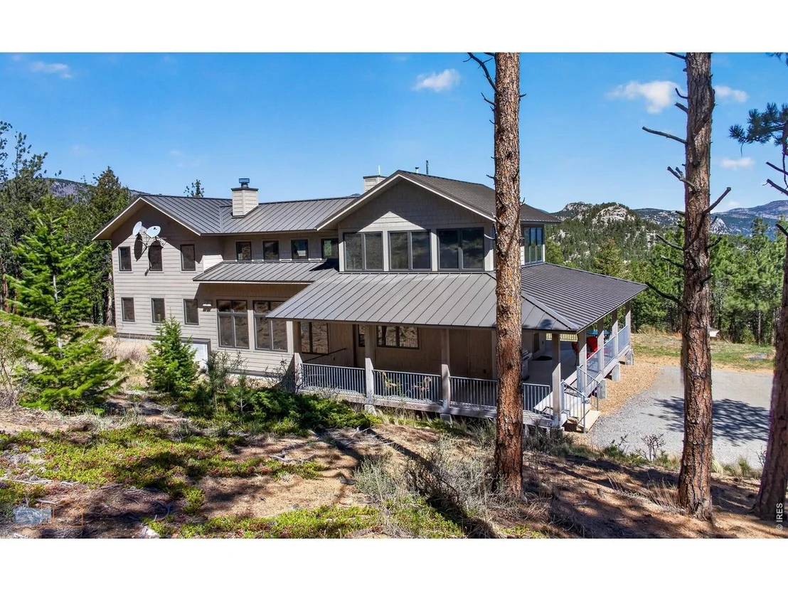 Photo of 942 Spruce Dr