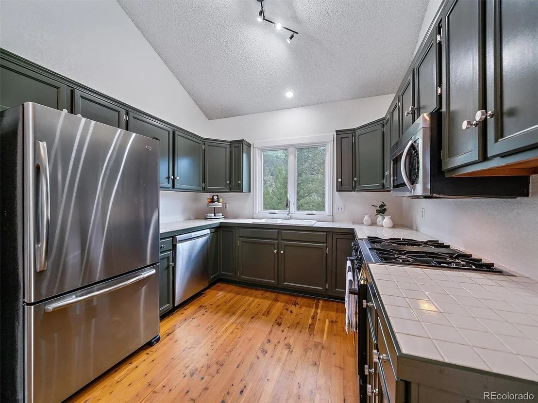 Photo of 254 Juniper Ln