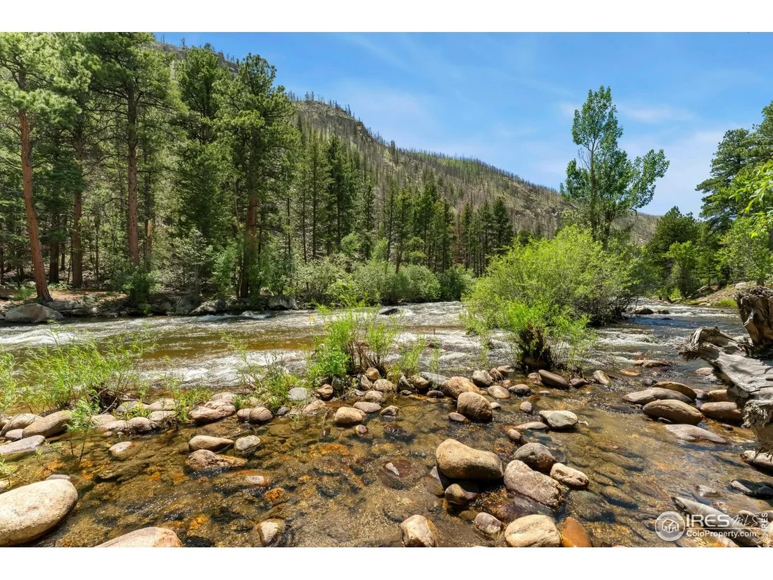 Photo of 277 Riverside Dr