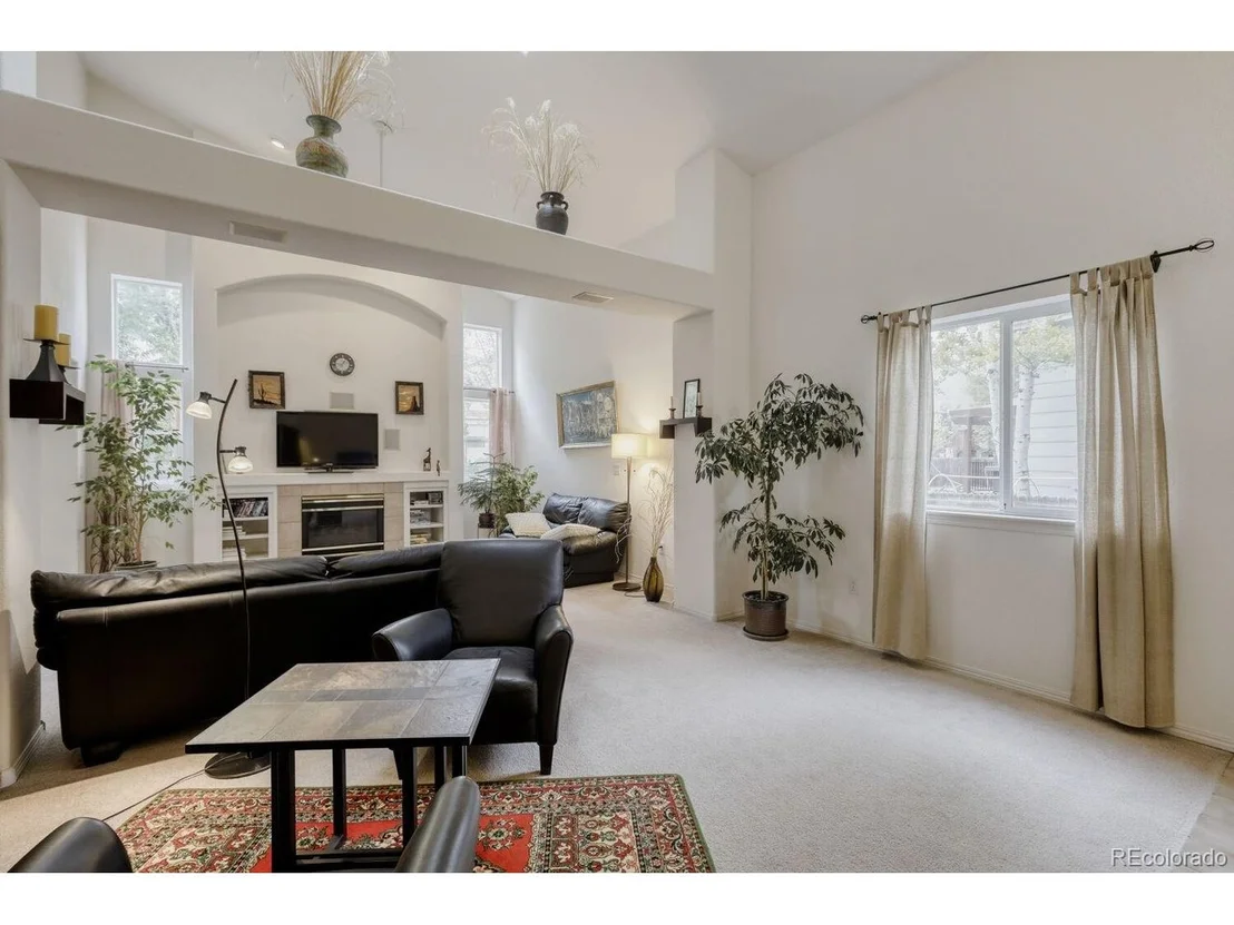Photo of 1355 Carnation Cir
