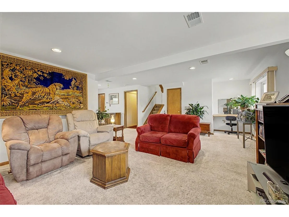 Photo of 562 Melody Dr