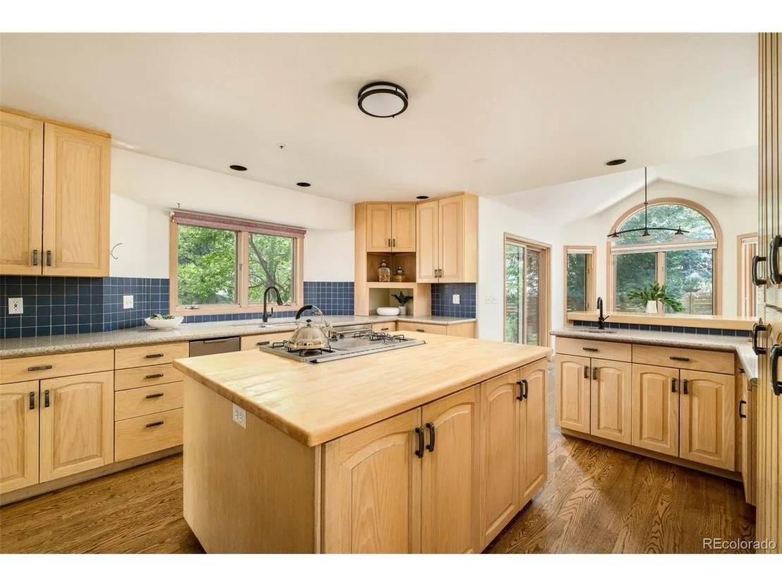 Photo of 1127 Juniper Ave