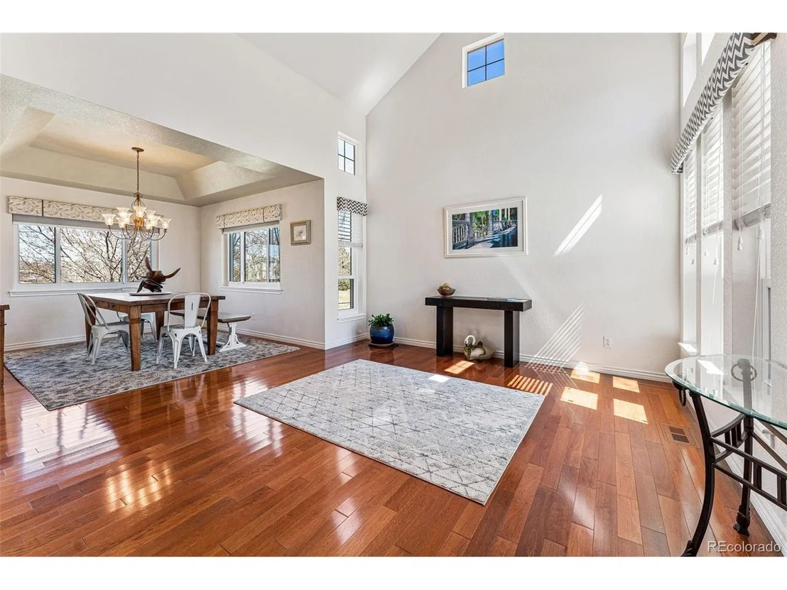 Photo of 3923 Hawthorne Cir