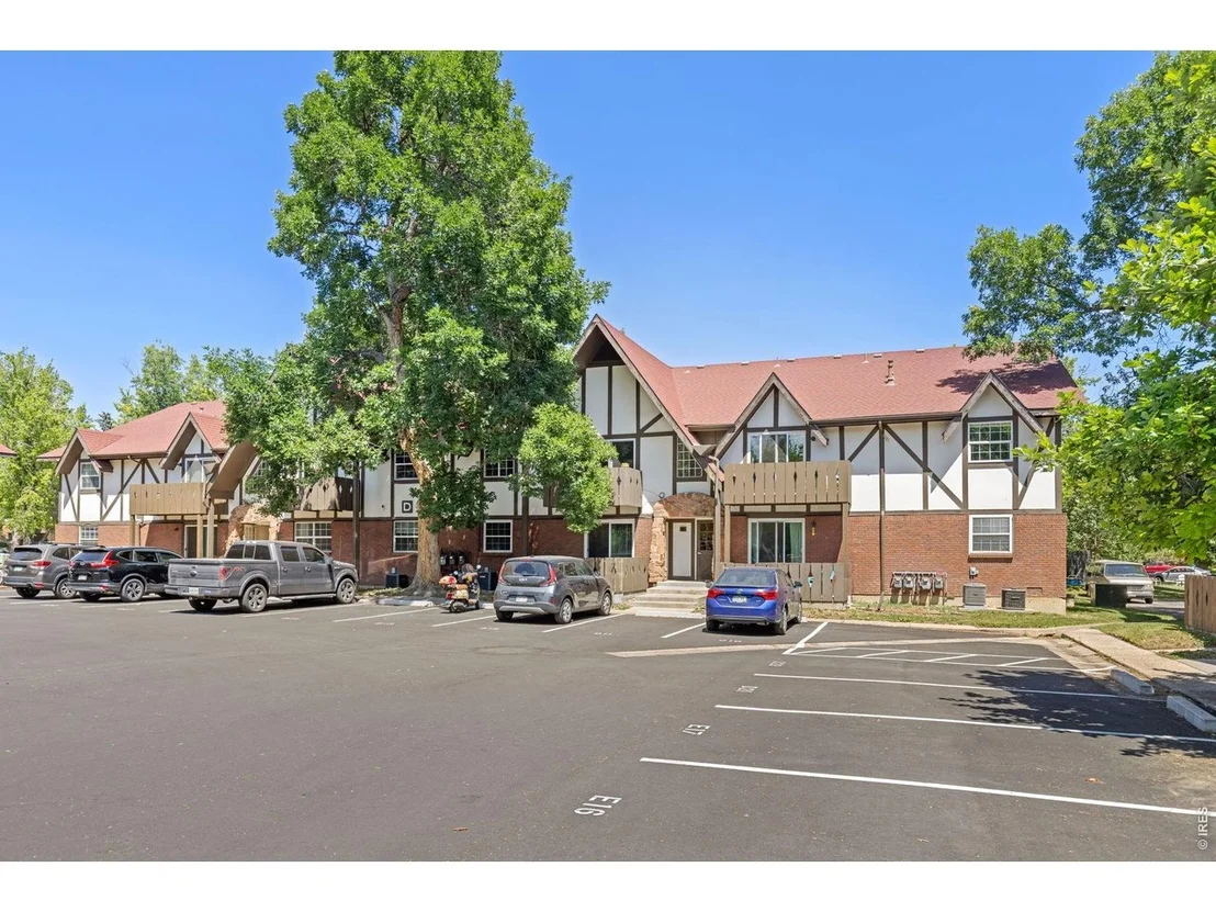 Photo of Unit D11 at 3250 Oneal Cir