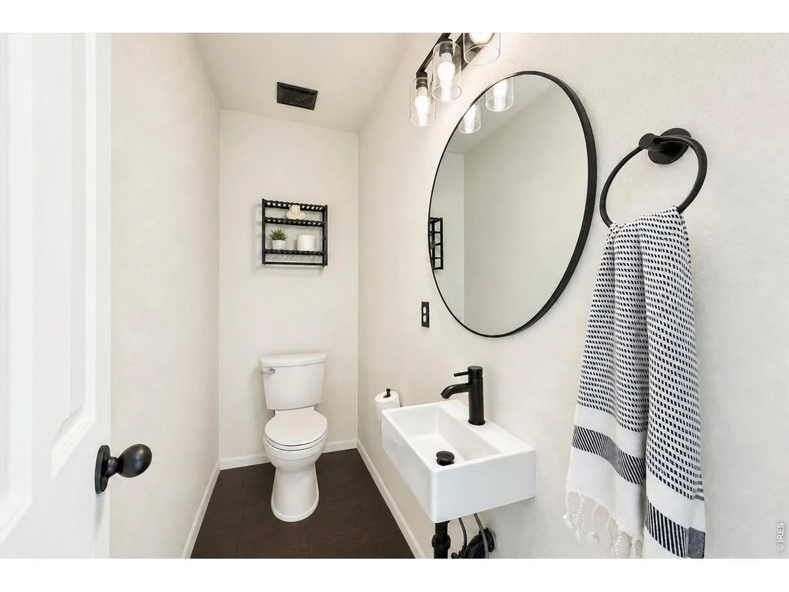 Photo of 1104 Fall River Cir
