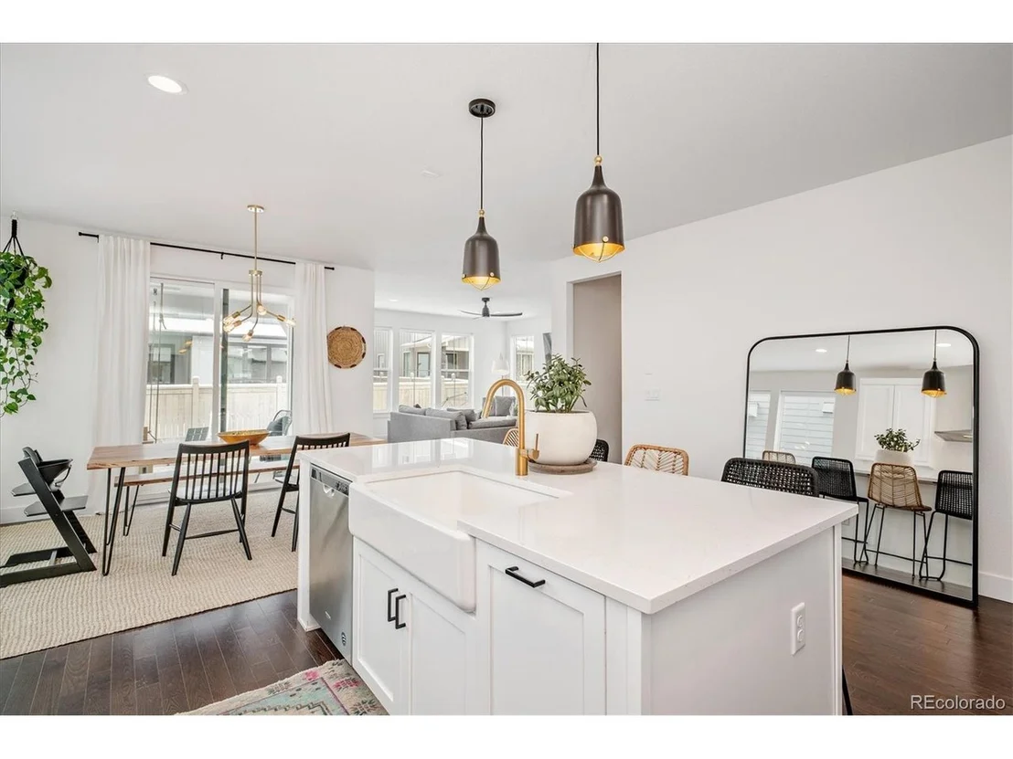 Photo of 5640 Wheaton Ave