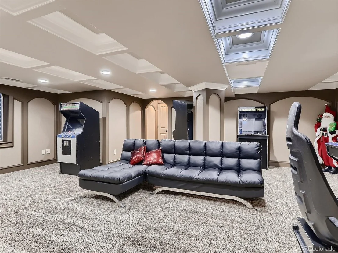 Photo of 8822 Cloverleaf Cir