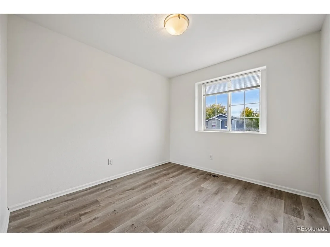 Photo of 1058 Oriole Cir