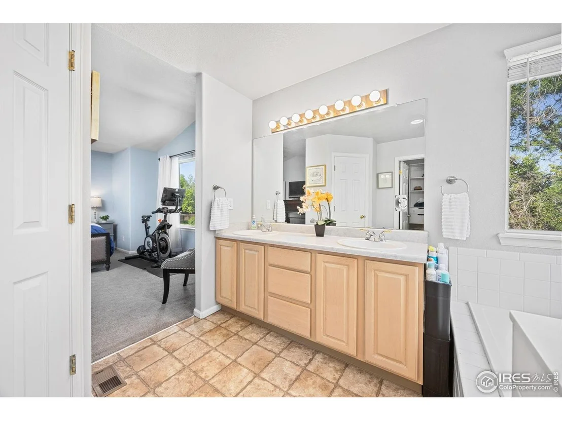 Photo of 13311 Pearl Cir
