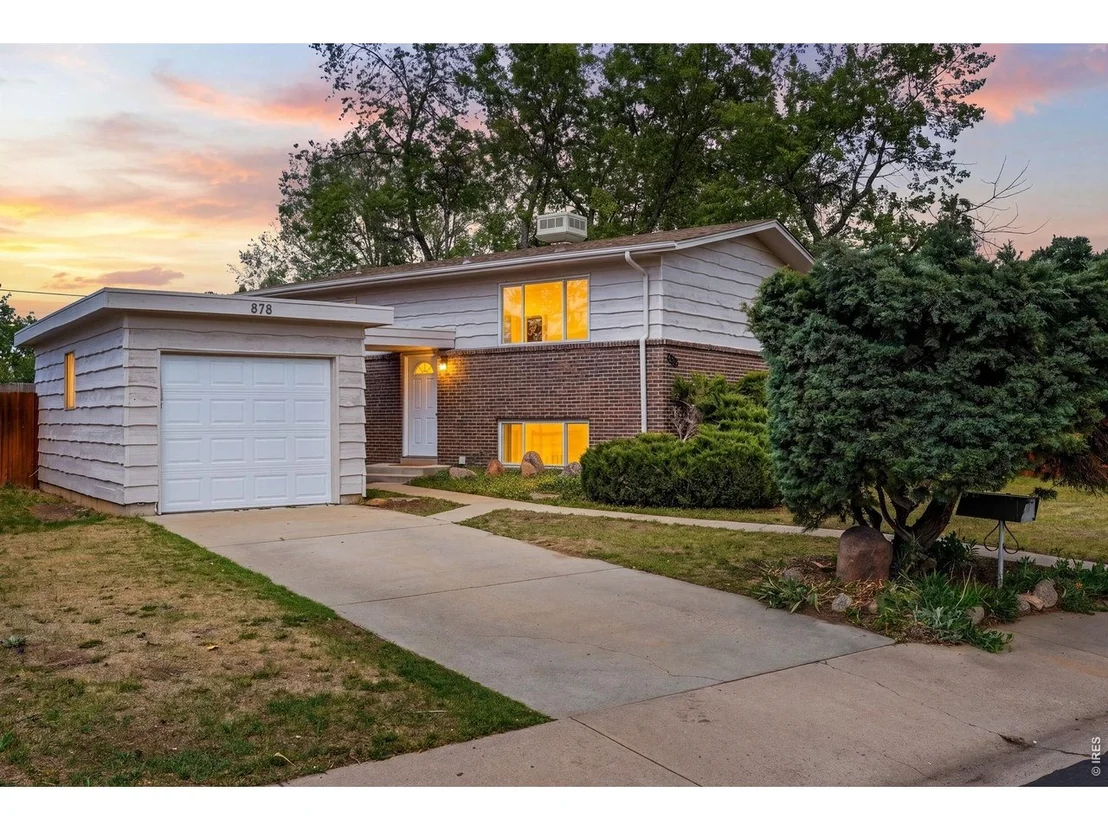 Photo of 878 Morgan Dr