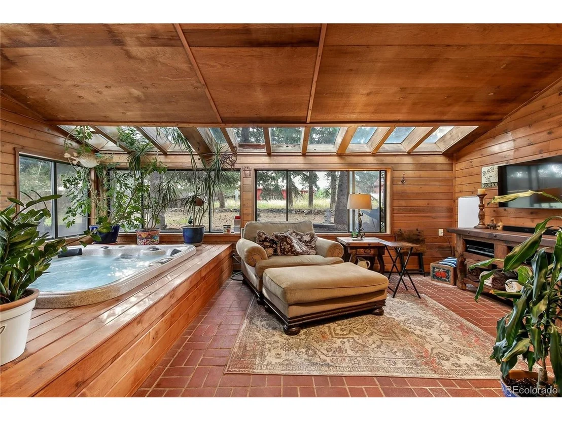 Photo of 239 Dekker Dr