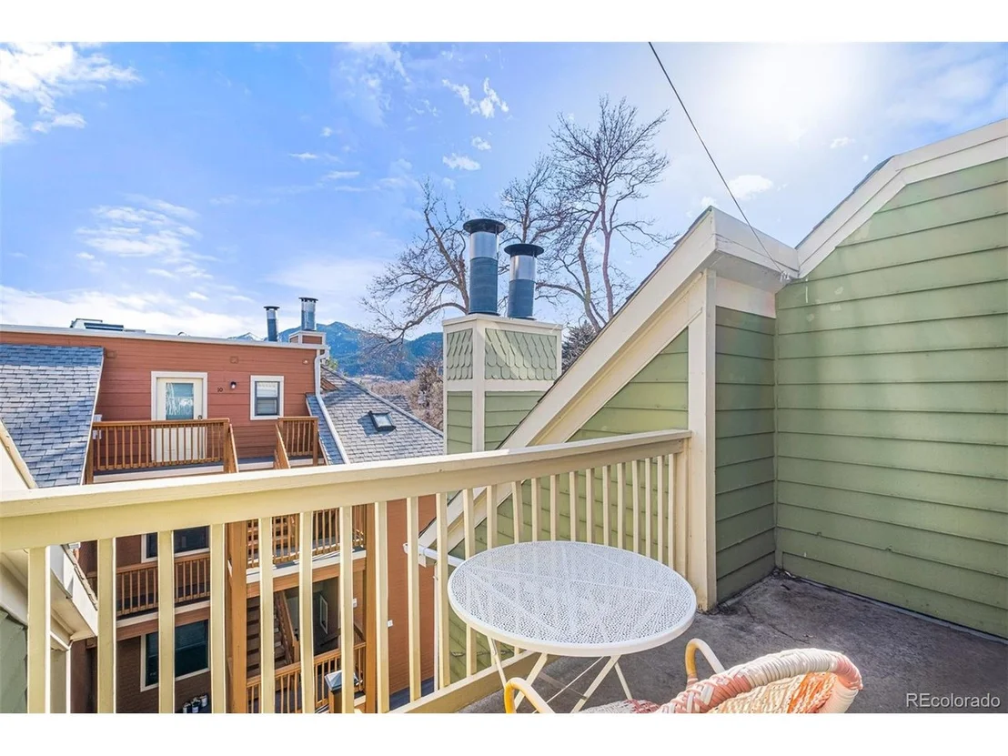 Photo of Unit 20 at 3025 Broadway St