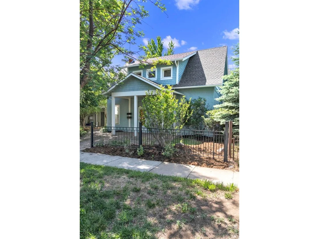 Photo of 320 Pearl St