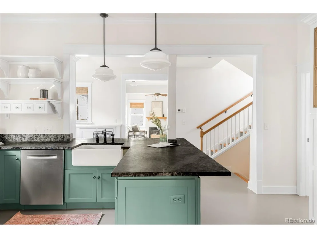 Photo of 539 Baker St