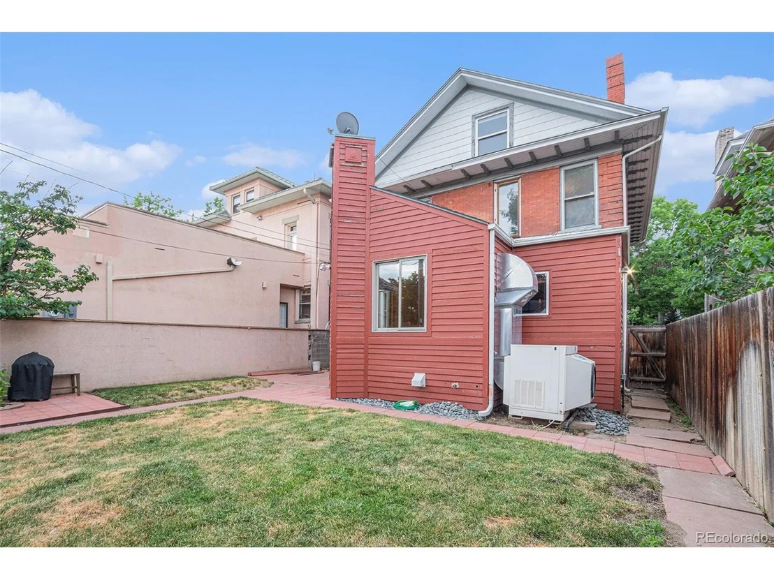 Photo of 910 Clarkson St